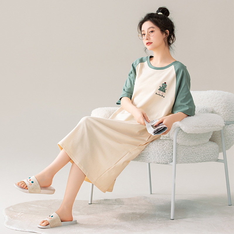 Ženska pamučna noćna haljina, okrugli izrez, rukavi 3/4, srednja duljina, sladak i šarmantan stil