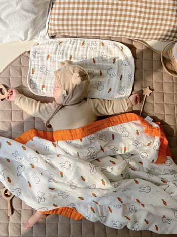 Deka pre bábätká — 70% bambusové vlákno, 30% bavlna; motív zvierat/karikatúra; celoročné použitie; vhodné pre dojčatá a batoľatá (1–3 roky); bezpečnostná trieda A.