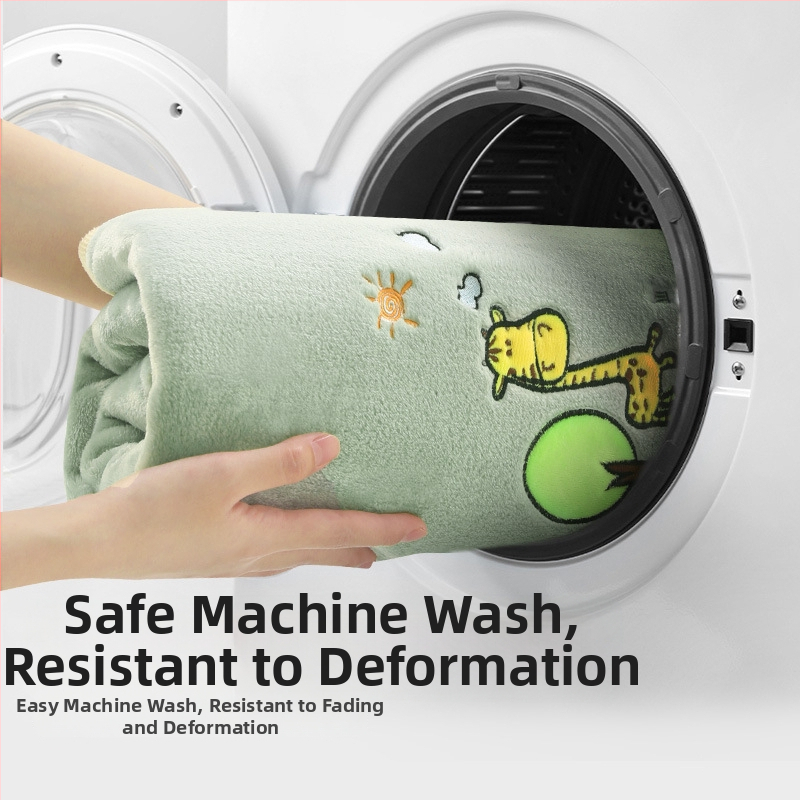 Flanelinė antklodė su logotipo siuvimu, 300–500 g svoris, tinkama visiems metų laikams, vaikams nuo 6 iki 12 metų