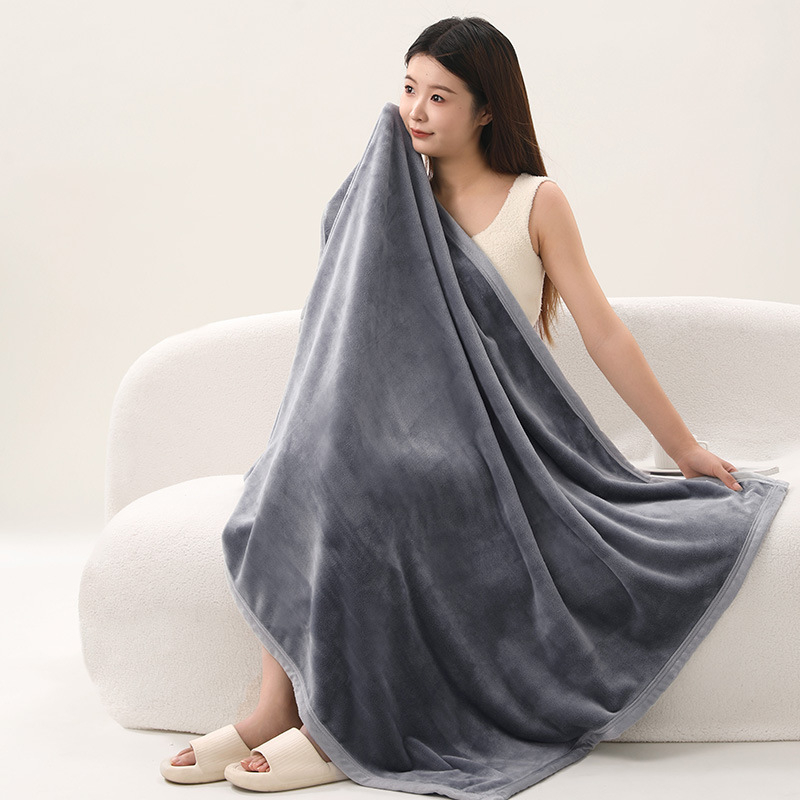 Flanelinė antklodė su logotipo siuvimu, 300–500 g svoris, tinkama visiems metų laikams, vaikams nuo 6 iki 12 metų