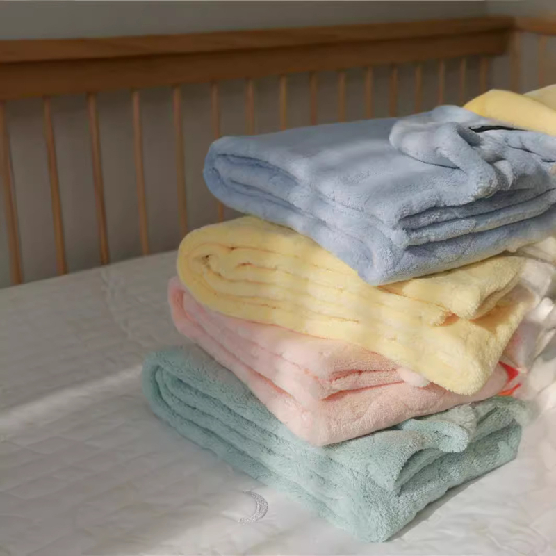 Kapucňový detský uterák na kúpanie, mäkký korálový fleece, s kresleným vzorom, vhodný pre kojencov a malé deti