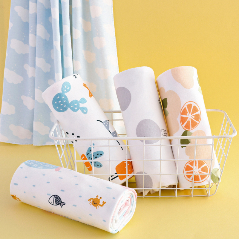 Detská zavinovacia osuška z čistého bavlna (95%+), vhodná pre novorodencov 0–12 mesiacov; vzory: zvieratá, kreslené postavičky, kvety; bezpečnostná trieda A