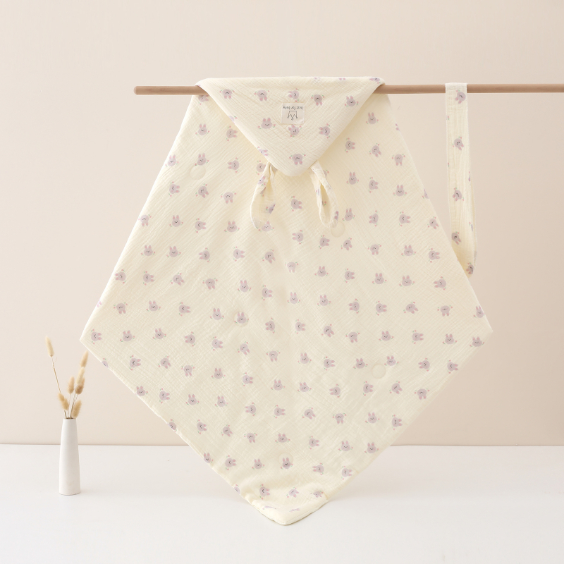 Naujagimio įvyniojimo antklodė - audinys: verpalai, užpildas: šilko-pamukas, raštas: karikatūra, tinka naujagimiams