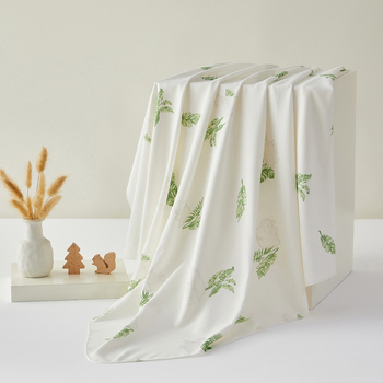 KARADO Bambuko pluošto wrap su gyvūnų raštu kūdikiams (Saugumas Klasė A)