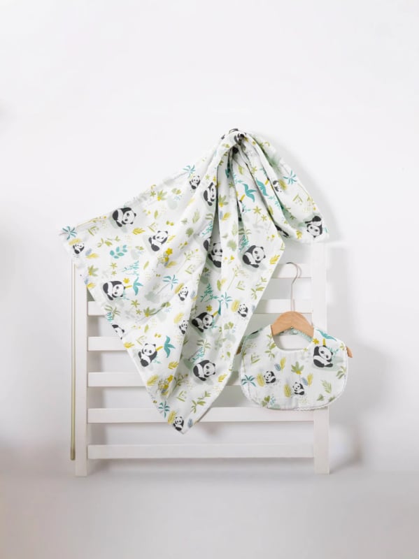 Sofos pledas — 70% bambuko pluošto, 30% medvilnės; kūdikiams; tinkamas vasarai, pavasariui ir rudeniui; raštai: gyvūnai, animaciniai personažai, gėlės