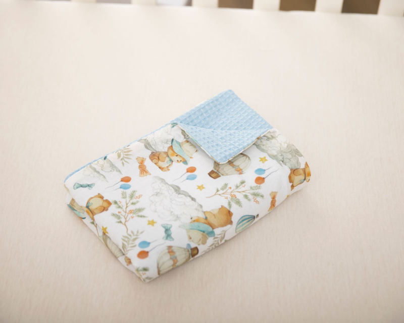 Sofos pledas — 70% bambuko pluošto, 30% medvilnės; kūdikiams; tinkamas vasarai, pavasariui ir rudeniui; raštai: gyvūnai, animaciniai personažai, gėlės