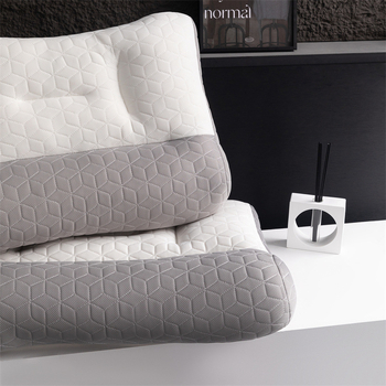 Latekso trakcinė pagalvė kaklo slankstelių palaikymui ir miegui, stačiakampė, aukštis 1–5 cm, svoris 1.1–1.5 kg, užpildas 99% latekso