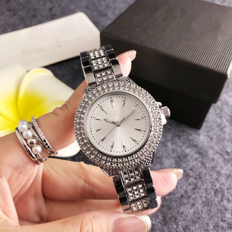 Популярен експортен часовник, лек луксозен златен дамски часовник, бял циферблат, изцяло диамантен, дизайн със стоманена каишка, дамски кварцов часовник със звезден мотив