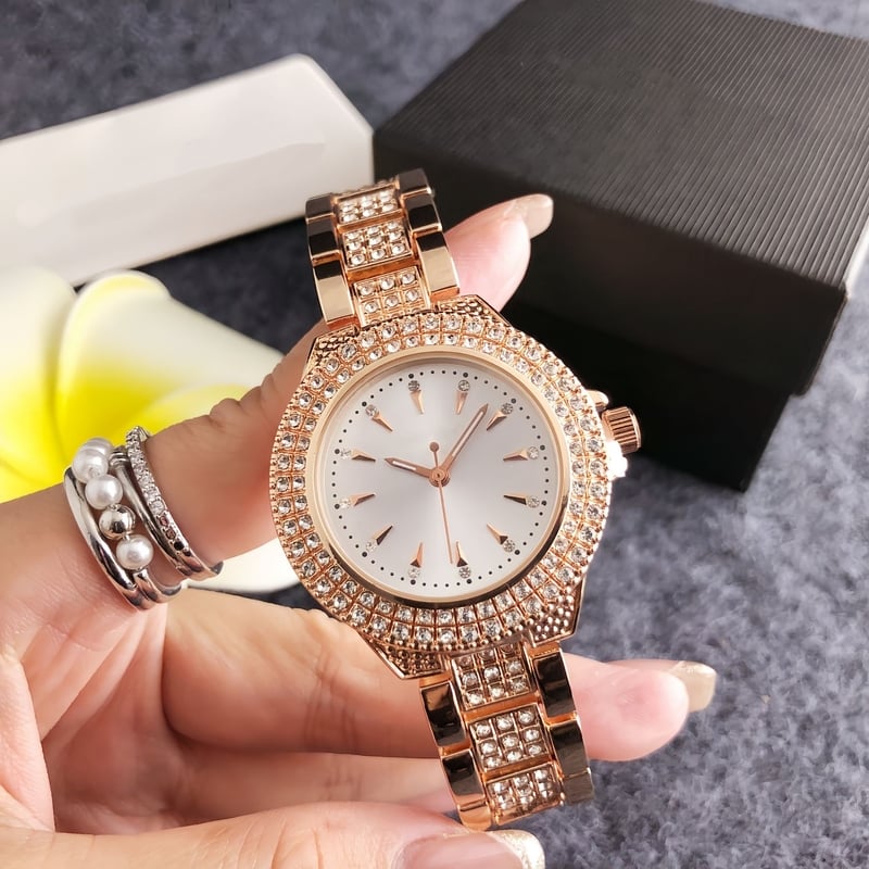 Популярен експортен часовник, лек луксозен златен дамски часовник, бял циферблат, изцяло диамантен, дизайн със стоманена каишка, дамски кварцов часовник със звезден мотив