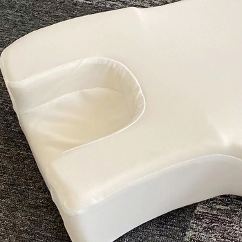 Memorijos putų grožio pagalvė, stačiakampės formos, užvalkalas iš poliesterio-pamuko, vidinis užpildas: atminties putos, aukštis 5-10 cm, svoris 0.5-1 kg, pritaikoma apdorojimo