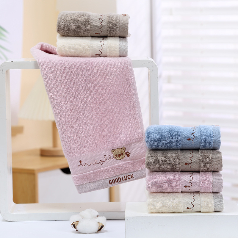 Kūdikių ir vaikų medvilninis rankšluostis su minkštu siuvinėjimu, sugeriantis rankšluostis veidui ir plaukams – gryna medvilnė, 32s siūlai, siuvinėjimas, paprasta pynė, 50–80 g