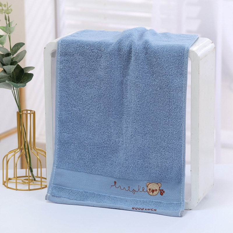 Kūdikių ir vaikų medvilninis rankšluostis su minkštu siuvinėjimu, sugeriantis rankšluostis veidui ir plaukams – gryna medvilnė, 32s siūlai, siuvinėjimas, paprasta pynė, 50–80 g