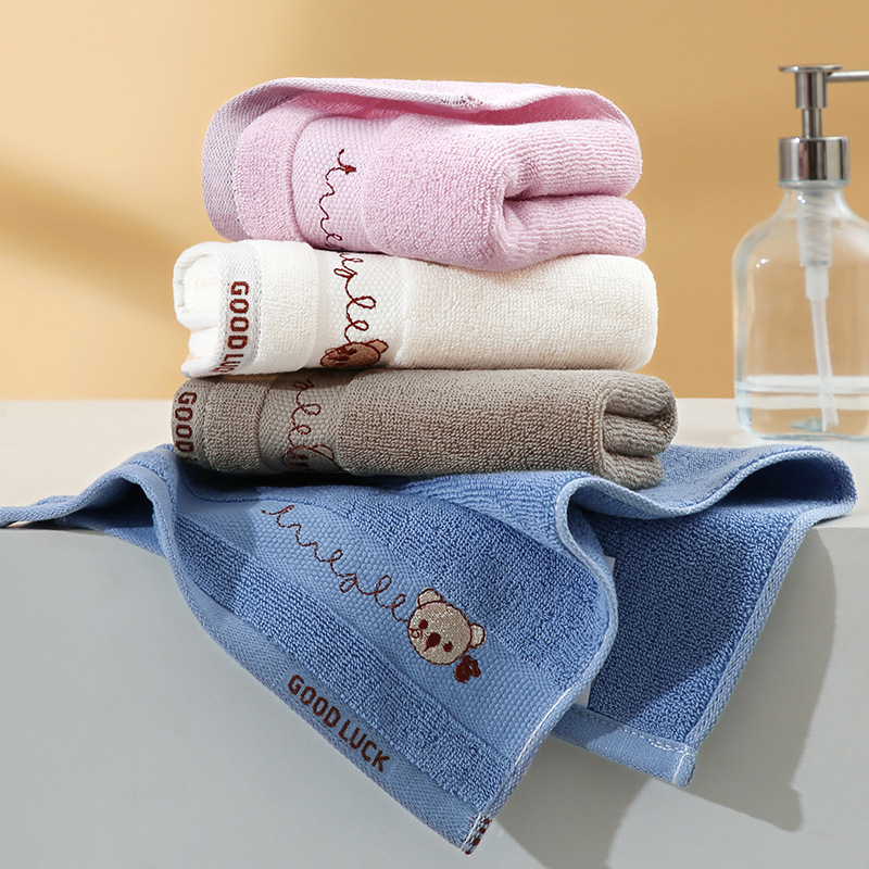 Vaikų veido rankšluostis su piešiniu meškiuko, 100% medvilnė, išsiuvinėtas dizainas, lygiava audinys, svoris 50–80 g