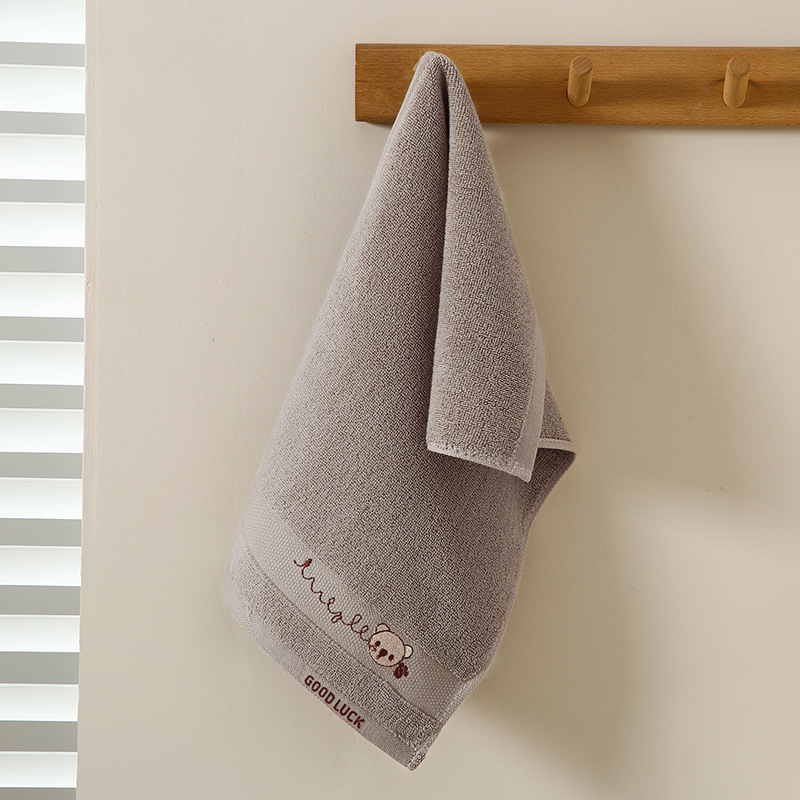 Vaikų veido rankšluostis su piešiniu meškiuko, 100% medvilnė, išsiuvinėtas dizainas, lygiava audinys, svoris 50–80 g