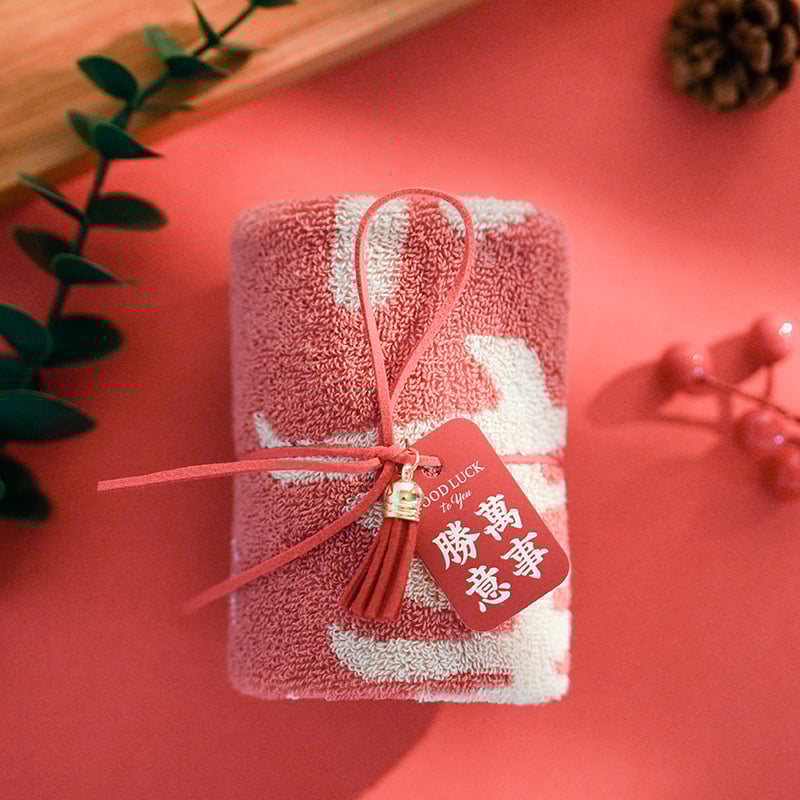 Dāvanu dvielis sejai no 100% kokvilnas, dzija 32s, svars 50–80 g, pielāgošana pieejama