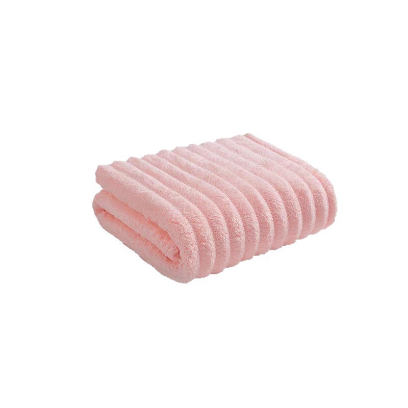 Vonios rankšluostis - poliesterio pluoštas, 300–400 g, storas, minkštas, neatskiria pluoštų