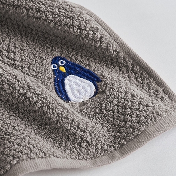 Kūdikių rankšluostis su siuvinėjimu, animacinio personažo motyvas, medvilnė, 50–80 g