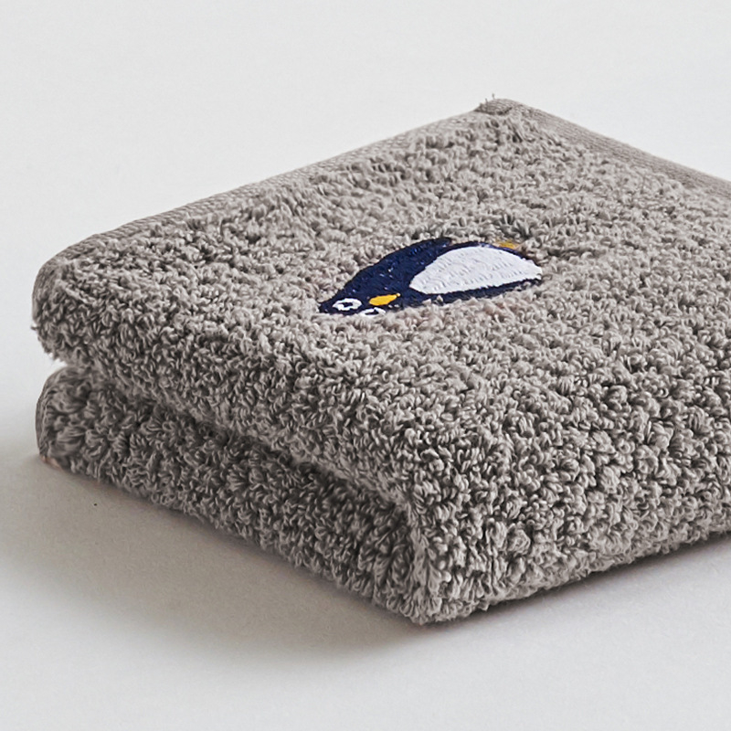 Kūdikių rankšluostis su siuvinėjimu, animacinio personažo motyvas, medvilnė, 50–80 g