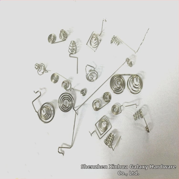 Spiră de compresie pentru bateriile de telecomandă și petarde electronice; destinat cadourilor și lucrărilor manuale