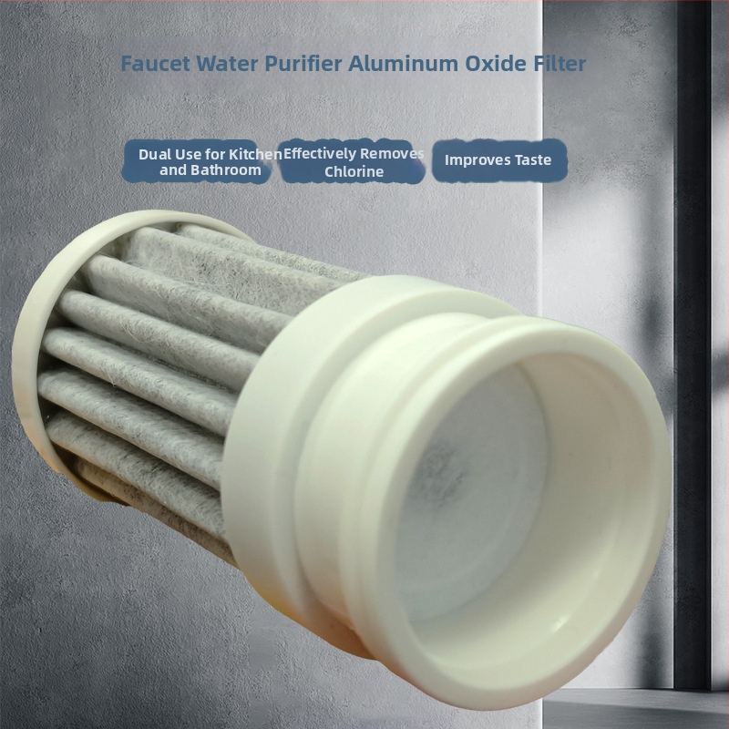 Vandens filtravimo elementas čia: sinterizuotos anglis, PP vata ir ABS korpusas; srautas 2 L/min; universalus modelis; skirtas priekinio vandens filtro buteliukei; sunkieji metalai pašalinami.