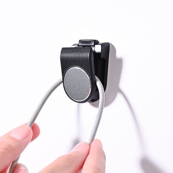 Automobilinis akinių laikiklis – akinių klipsas, bilieto/ID laikiklis, mažų daiktų saugojimas