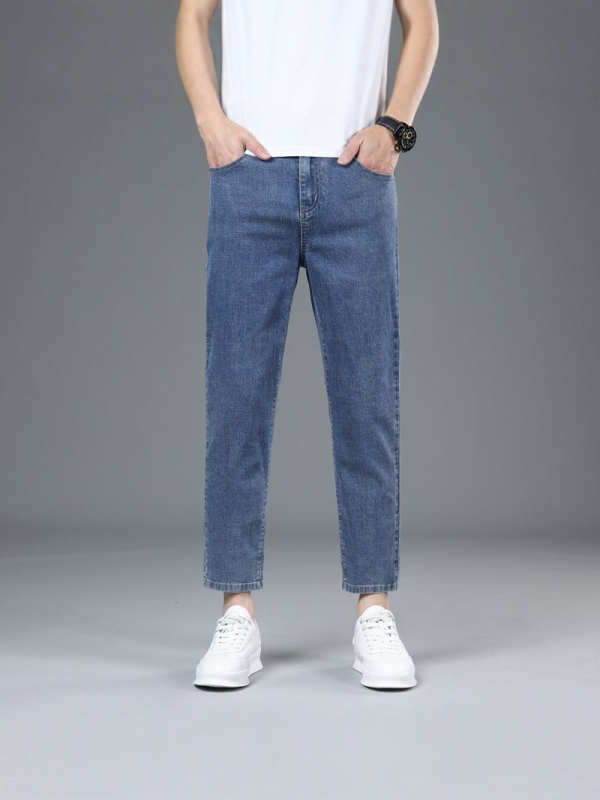 Blugi pentru bărbați cu croială dreaptă – denim, lungime de nouă părți, talie medie, fermoar, spălați