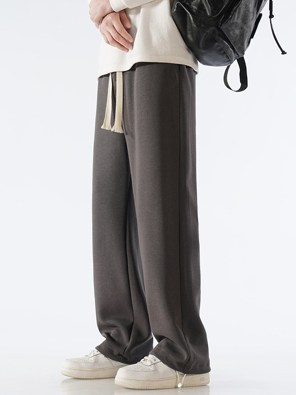 Férfi pamut sportnadrág fleece-béléses, laza szabású egyenes vonal, középmagas derekú övvel, mandzsettás zsinóros véggel, mindennapi sportnadrág, 65% pamut 35% poliészter