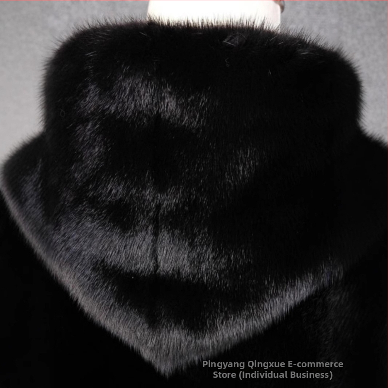 Vyrų meškė kailio paltas su gobtuvu, vidutinio ilgio, laisvas kirpimo linijos, užtrauktukas