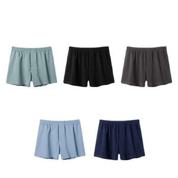 Meeste puuvillased bokserid, vaba lõige, keskmine talje, kootud kangas, 90–95% puuvill.