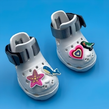 Šunų bateliai iš Wide and Easy, plastiko, atsparūs vandeniui, anti-slip funkcija, dekoratyvūs