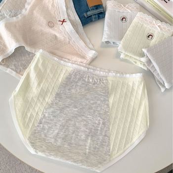 Secret Dora Moterų higienos kelnaitės laikotarpiui, vidutinio juosmens, kvėpuojančios; pagrindinis audinys: Regenerated cellulose fiber; pagrindinio audinio medvilnės kiekis: 46,5%; tarpkojo kišenė: 100% medvilnė