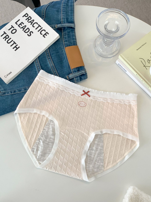 Secret Dora Moterų higienos kelnaitės laikotarpiui, vidutinio juosmens, kvėpuojančios; pagrindinis audinys: Regenerated cellulose fiber; pagrindinio audinio medvilnės kiekis: 46,5%; tarpkojo kišenė: 100% medvilnė