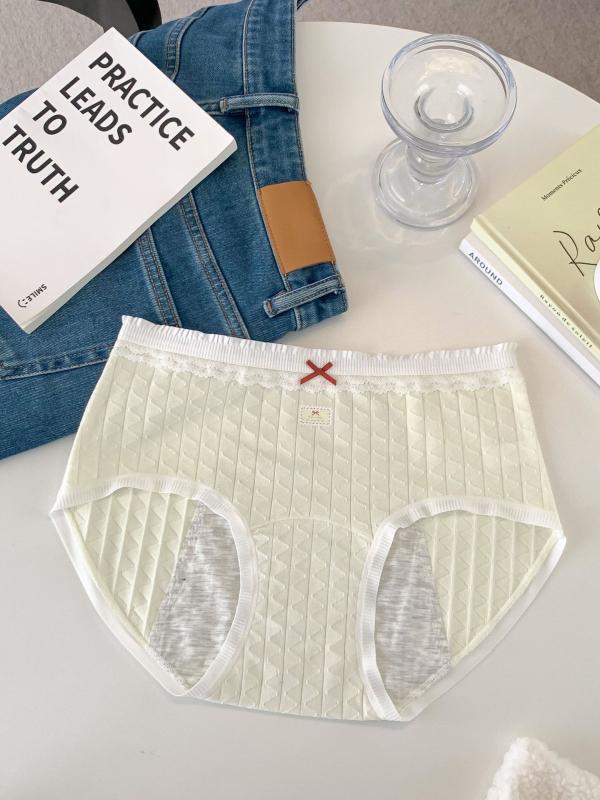 Secret Dora Moterų higienos kelnaitės laikotarpiui, vidutinio juosmens, kvėpuojančios; pagrindinis audinys: Regenerated cellulose fiber; pagrindinio audinio medvilnės kiekis: 46,5%; tarpkojo kišenė: 100% medvilnė