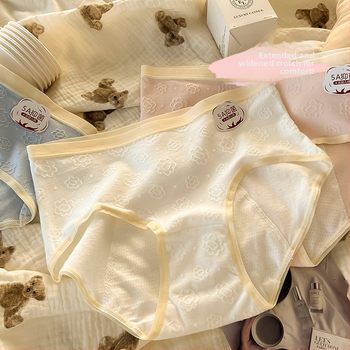 Mėnesinių apatinių drabužių moterims, vidutinio juosmens, pagrindinis audinys 95% medvilnė, tarpakičio įdaila 100% medvilnė; stilius: kelnaitės; funkcija: fiziologija.