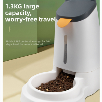 Katės automatinė ėdimo sistema, prekės ženklas Doggs, vandens talpa 3,4 L ir ėdimo talpa 1,3 kg