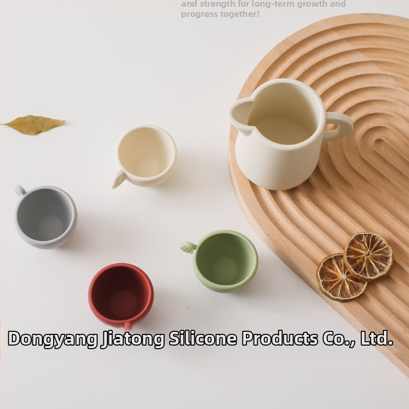 Detský silikónový čajový set – role‑play kuchyňa, vek 4-6 rokov, materiál: silikón, rozvíja koordináciu ruky a oka a predstavivosť