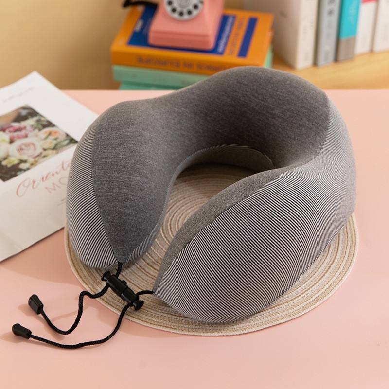 U formos kaklo pagalvė kelionėms su memory foam užpildais, universalus prisitaikymas, prekės ženklas Sincere and Warm, svoris iki 0,5 kg