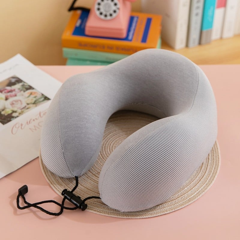 U formos kaklo pagalvė kelionėms su memory foam užpildais, universalus prisitaikymas, prekės ženklas Sincere and Warm, svoris iki 0,5 kg