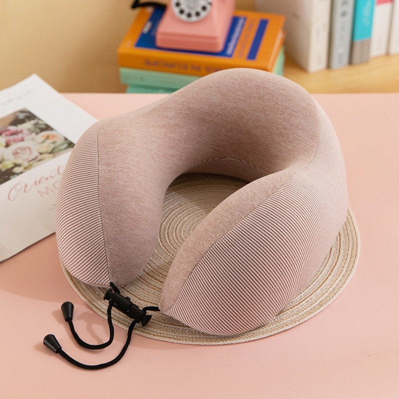 U formos kaklo pagalvė kelionėms su memory foam užpildais, universalus prisitaikymas, prekės ženklas Sincere and Warm, svoris iki 0,5 kg