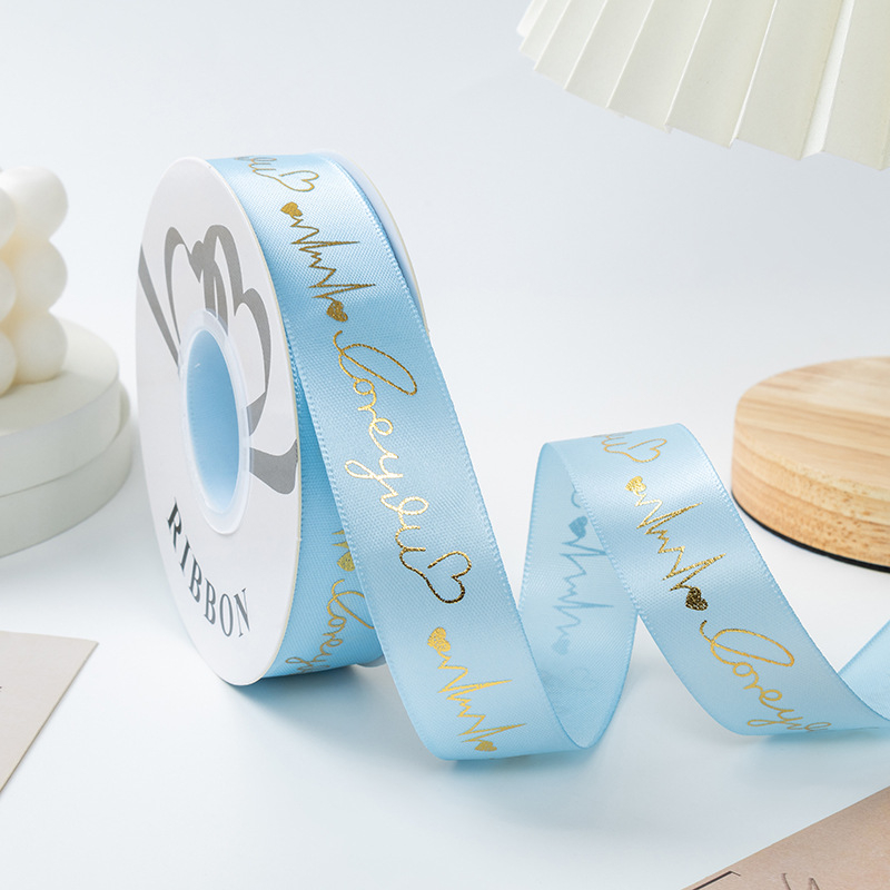 Сатенова панделка с мотив сърце и горещ печат за подаръци, флористика и украса на торти