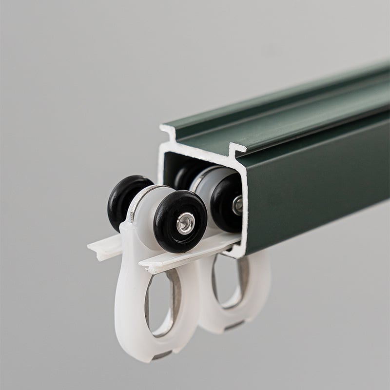 Aliuminio lydinio užuolaidų bėgis – pritaikomas, paruoštas privatinei ženklei, lengvas prabangos stilius