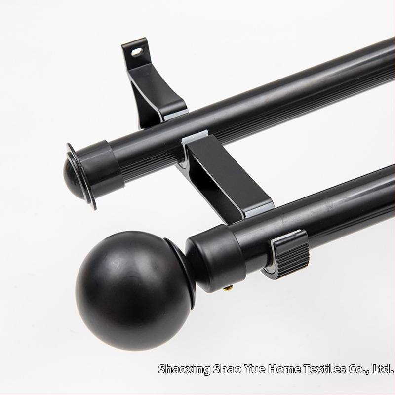 Užuolaidų strypų komplektas su Romos strypu, viengubo ir dvejopo strypo, aliuminio laikikliai, šiuolaikinis minimalistinis stilius, pritaikomas