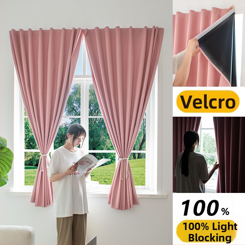 Fono užuolaida gyvenamajam kambariui – padengtas audinys, Velcro fonas, visiškas užtamsinimas (>90%), šiuolaikiškas minimalistinis stilius, surinkta gamyba; tinka svetainei, miegamajam, studijai