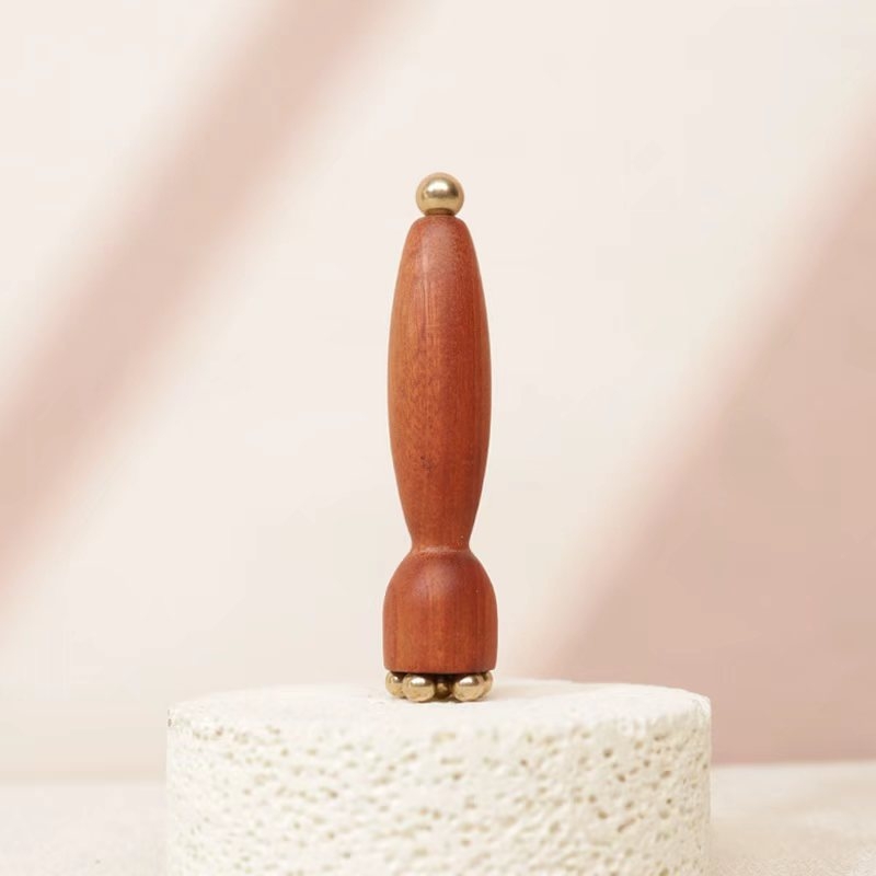 Rankinė akių ir veido masažo lazdelė iš Brazilijos rožių medžio su bronzinėmis karoliukais, lotus formos, be elektros, bendram naudojimui