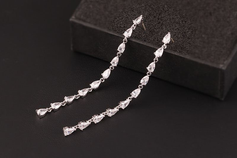 Naušnice kapkovitog oblika sa cirkonima, 925 srebrni štiftovi, korejski stil