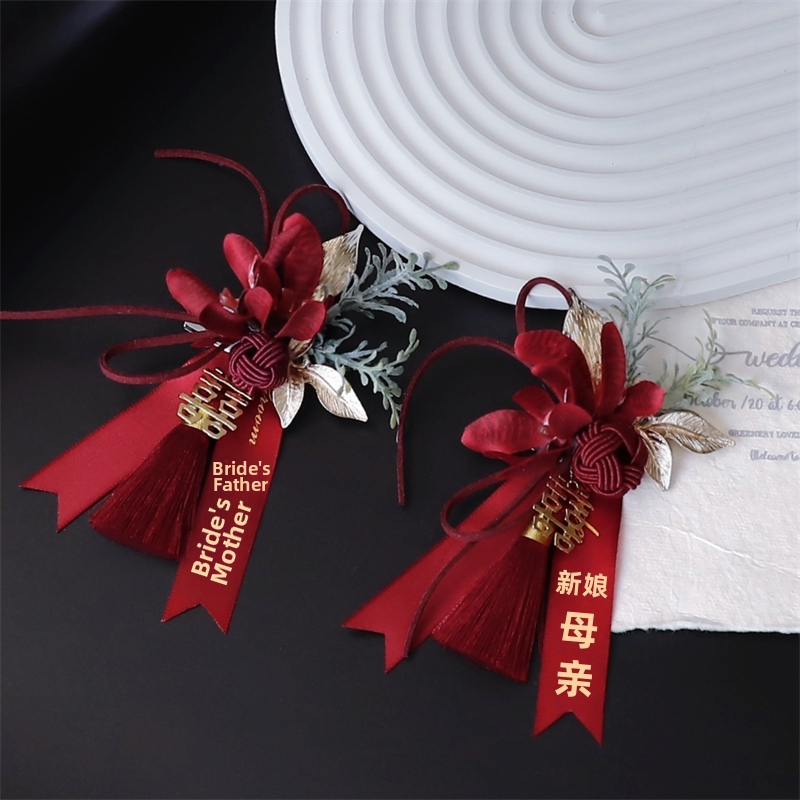 Kāzu corsage no zīda ziediem līgavai un līgavainim, plaukstas zieds par līgavai un vedējiem, dāvanu kastīte iekļauta