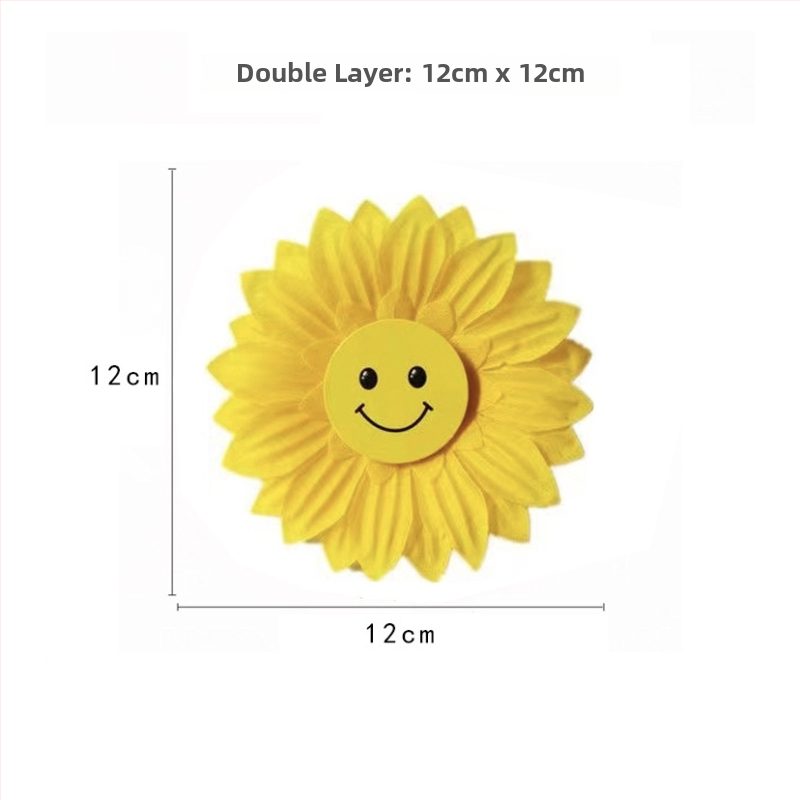 Rankoje laikomas saulėgrąžų šokių rekvizitas — šilkinė gėlė, saulėgrąžų veislė; vestuvėms, lauko renginiams, fotografijos rekvizitams, namų dekorui