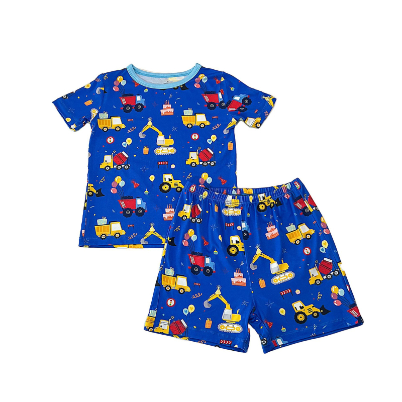 Set copii din două piese: tricou cu mânecă scurtă cu imprimare camion caricatură și șorturi, țesătură din fibre de bambus, material moale și subțire, 95% fibre regenerată de celuloză