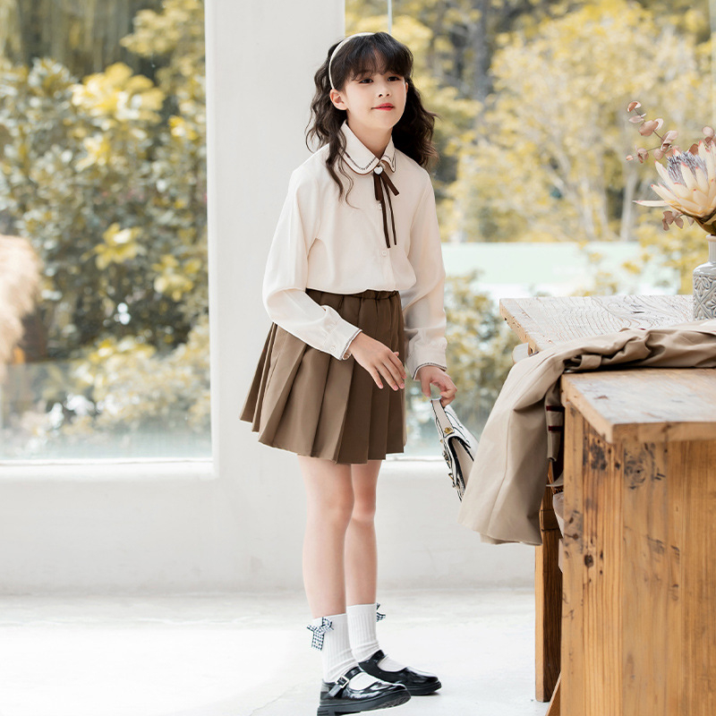 JK stil set za djevojčice: košulja s plisiranom suknjom; dugi rukavi; reverni ovratnik; poliester smjesa 60%; mekan na dodir