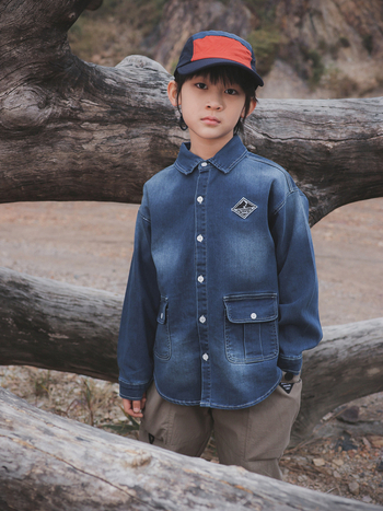 Dječja pamuk košulja s ovratnikom lapel, dugi rukavi, japanski stil, uzorak s slovima – proljeće 2025